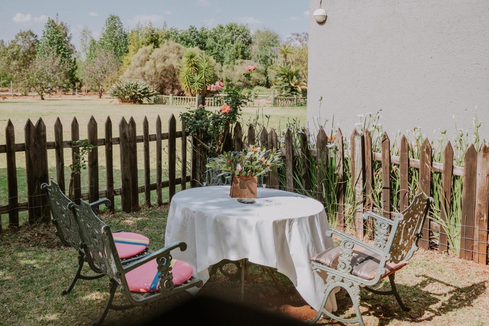 White Linen Guesthouse Tierpoort Exterior photo